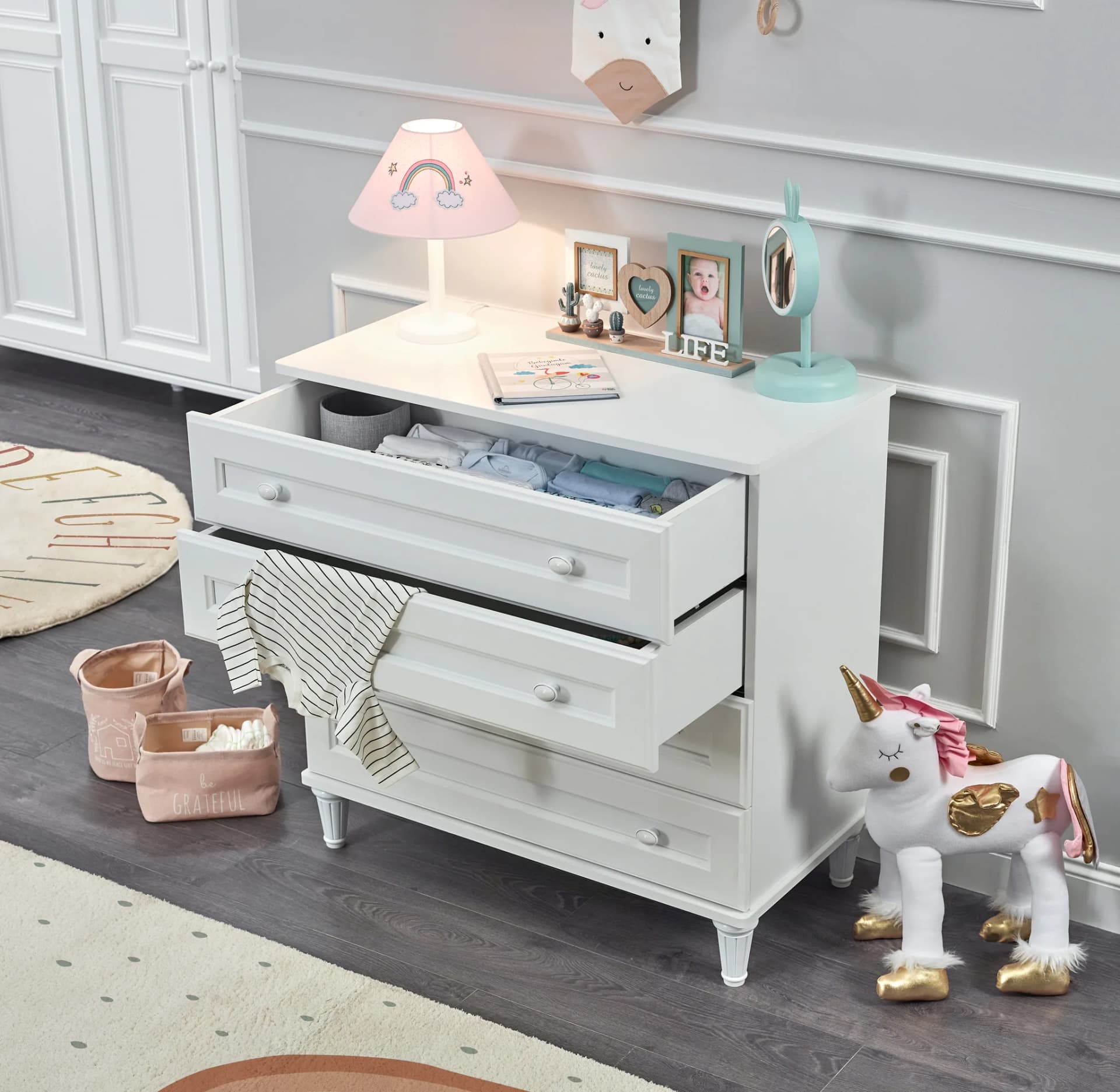 Lora Chiffonier — Ultra White 2