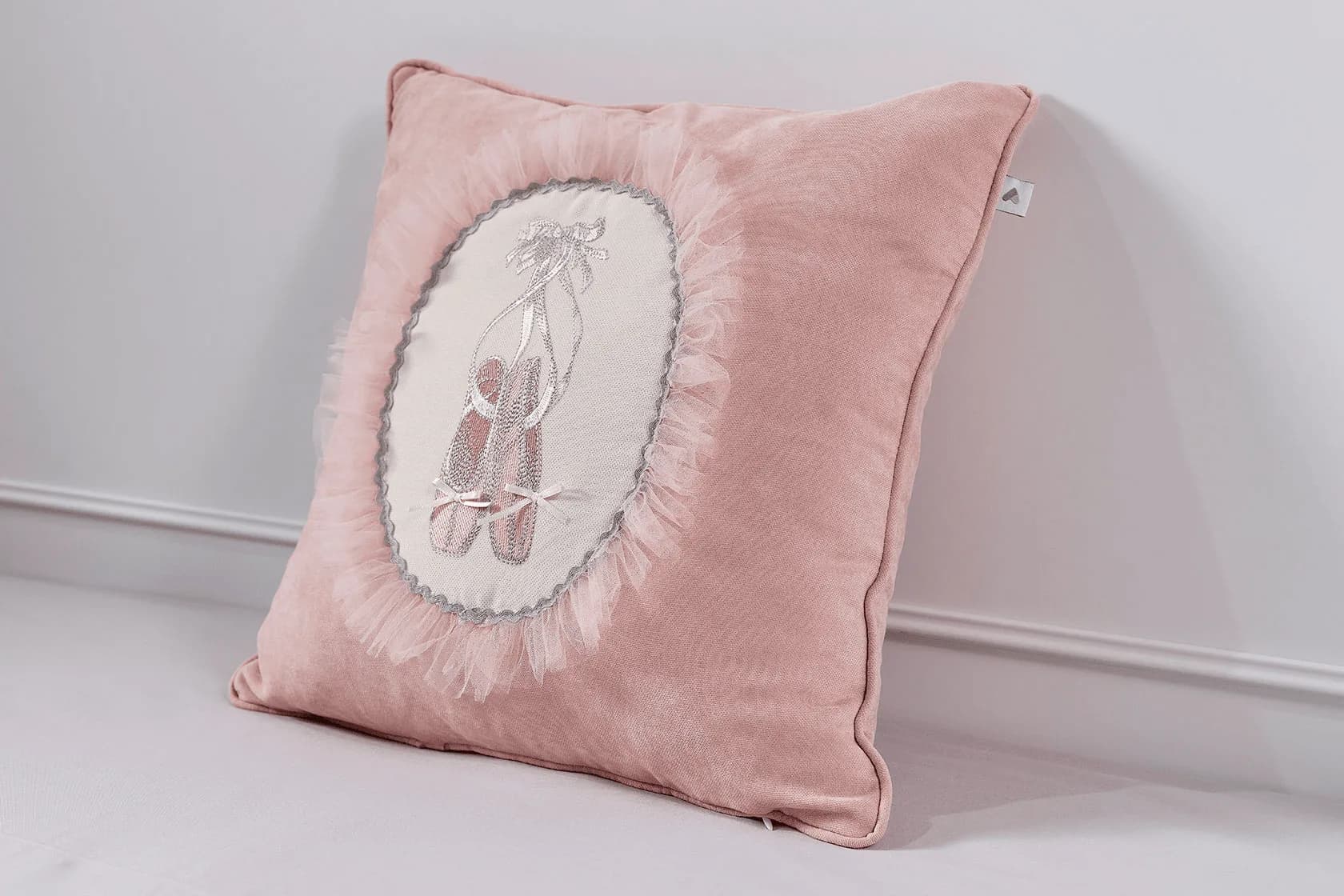 Cushion Ballerina NO:03 2
