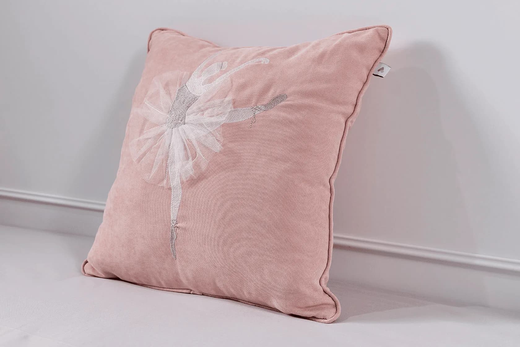 Cushion Ballerina NO:01 2