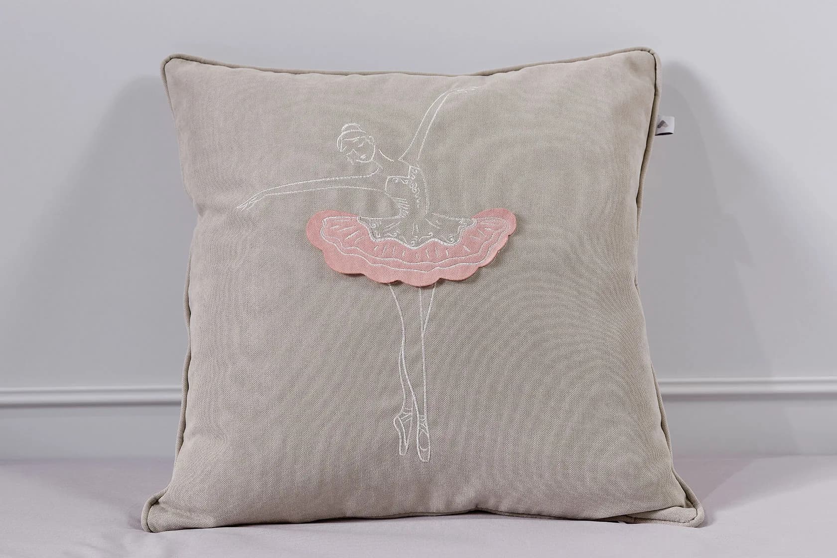 Cushion Ballerina NO:02 2